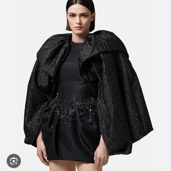 Elegant Black Textured Cape Dress - Picture 1 of 3